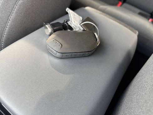 Used 2025 Kia K4 LXS image 23