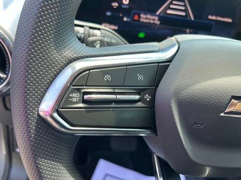 New 2026 Chevrolet Equinox EV LT FWD image 17