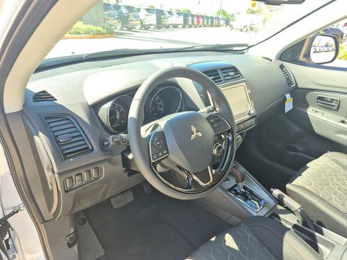 Used 2016 Mitsubishi Outlander GT AWD/4WD image 9