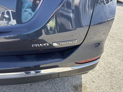 Used 2018 Chevrolet Equinox Premier image 32