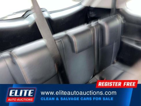 Used 2018 Toyota Highlander XLE AWD/4WD image 11