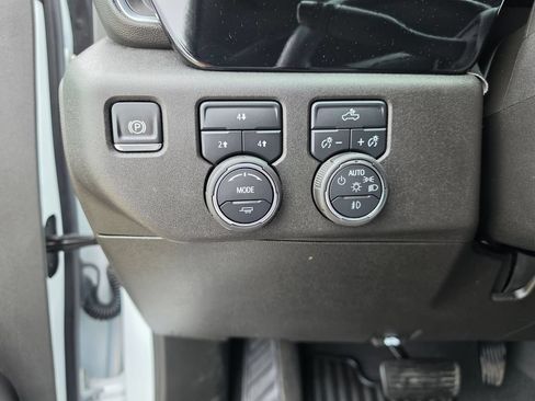 Used 2025 Chevrolet Silverado 2500 LT w/ Convenience Package AWD/4WD image 20