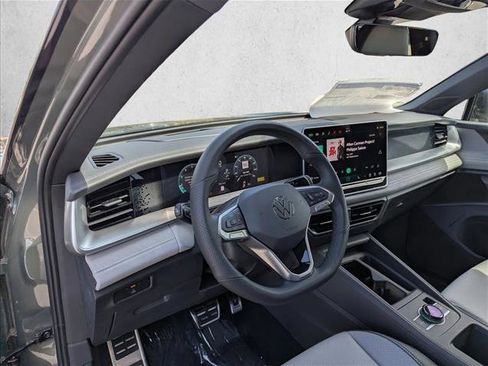New 2026 Volkswagen Tiguan SE R-Line FWD image 11
