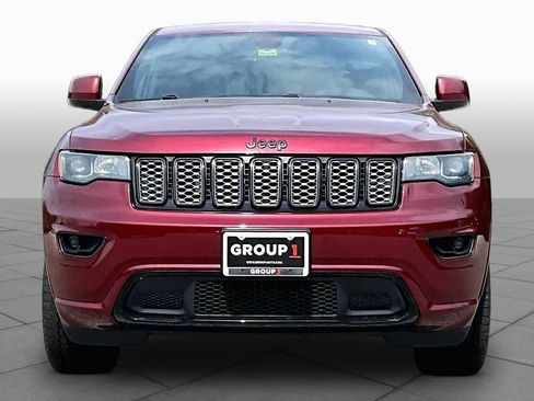 Used 2018 Jeep Grand Cherokee Altitude AWD/4WD image 4