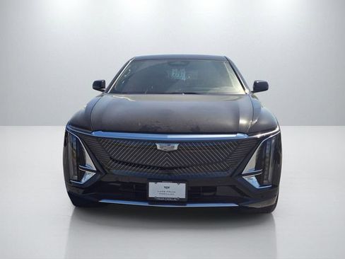 New 2026 Cadillac Lyriq Luxury image 2