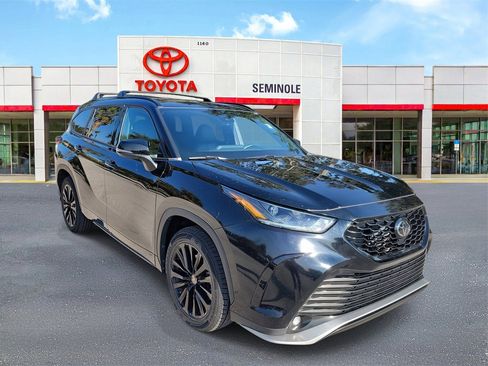 Used 2024 Toyota Highlander XSE image 2