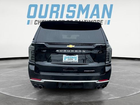 Used 2025 Chevrolet Suburban Premier AWD/4WD image 5
