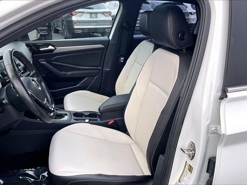 Used 2019 Volkswagen Jetta R-Line w/ R-Line Cold Weather Package FWD image 23