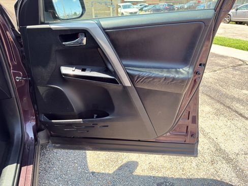 Used 2017 Toyota RAV4 Limited FWD image 28
