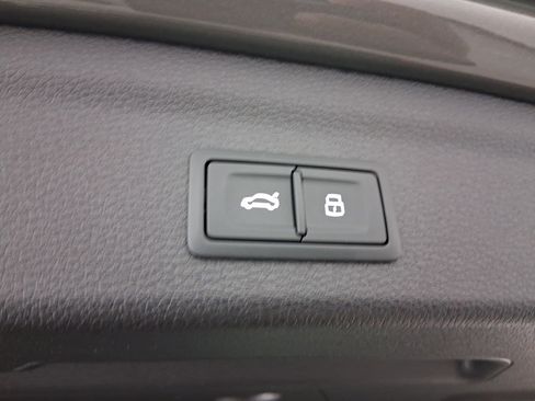 Used 2025 Audi Q3 2.0T Premium w/ Convenience Package image 28