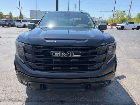 Used 2023 GMC Sierra 1500 Elevation AWD/4WD image 4