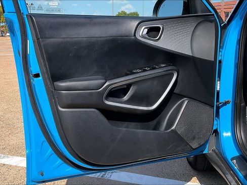 Used 2024 Kia Soul S FWD image 25