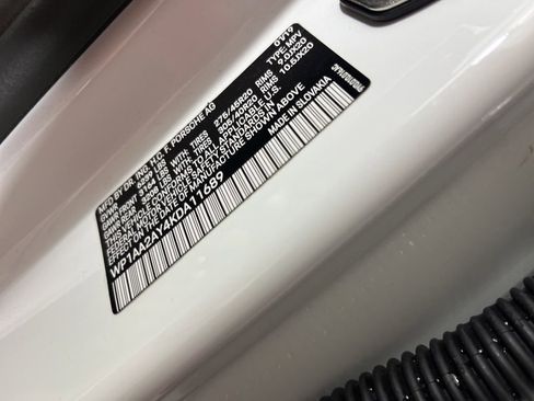 Used 2019 Porsche Cayenne Base image 35