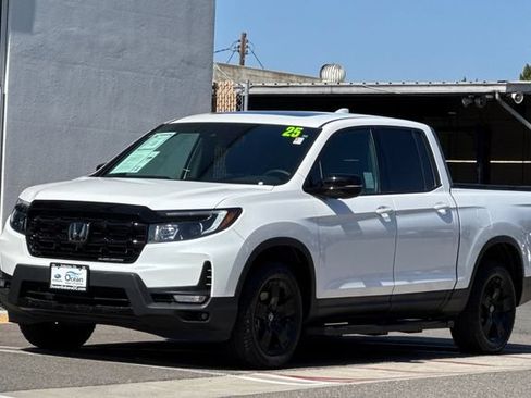 Used 2025 Honda Ridgeline Black Edition image 9