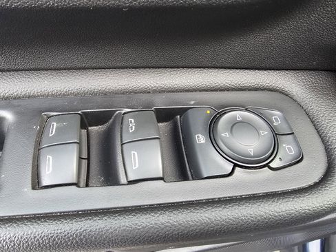 Used 2019 GMC Terrain SLE w/ Driver Convenience Package FWD image 18
