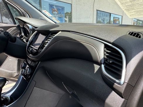 Used 2020 Chevrolet Trax Premier AWD/4WD image 26