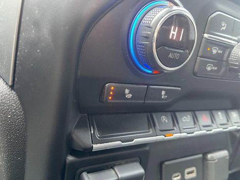 Used 2019 Chevrolet Silverado 1500 LT w/ All-Star Edition image 27