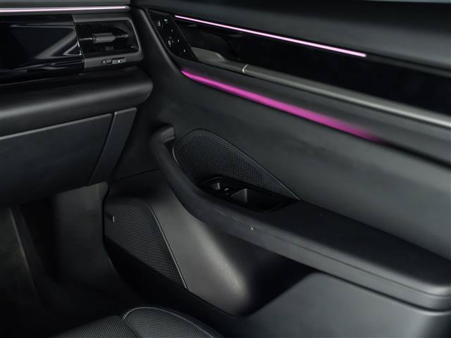 Used 2026 Porsche Macan Electric RWD image 30