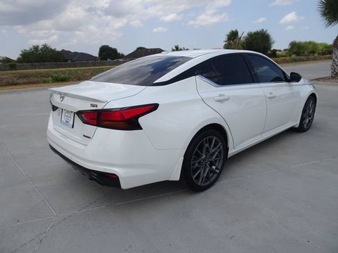 Used 2024 Nissan Altima 2.0 SR FWD image 4