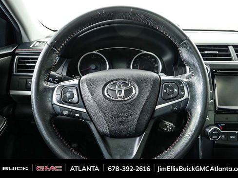 Used 2017 Toyota Camry XSE image 10