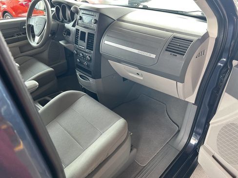 Used 2009 Dodge Grand Caravan SE image 8