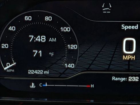 Used 2024 GMC Yukon SLT w/ SLT Luxury Package image 9