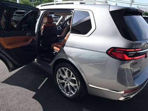 Used 2024 BMW X7 xDrive40i AWD/4WD image 38