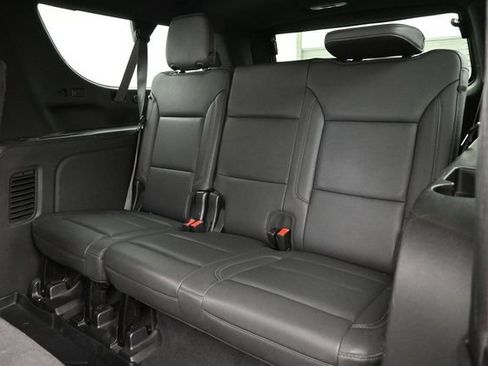Used 2023 Chevrolet Suburban LT RWD image 28