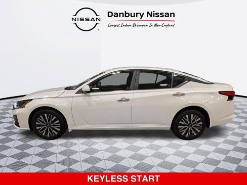 Certified 2023 Nissan Altima 2.5 SV AWD/4WD image 7