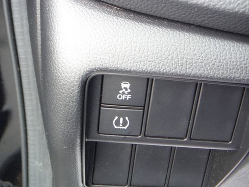 Used 2018 Honda CR-V LX image 12