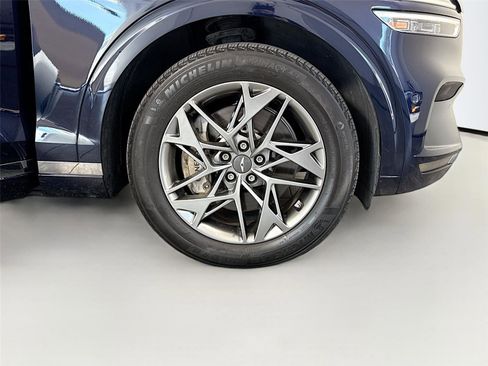 Used 2023 Genesis GV70 2.5T w/ Advanced Package AWD/4WD image 38