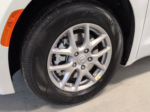 New 2026 Chrysler Voyager LX FWD image 9