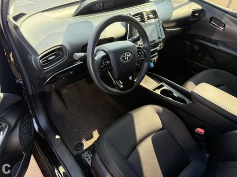 Used 2022 Toyota Prius L Eco FWD image 13