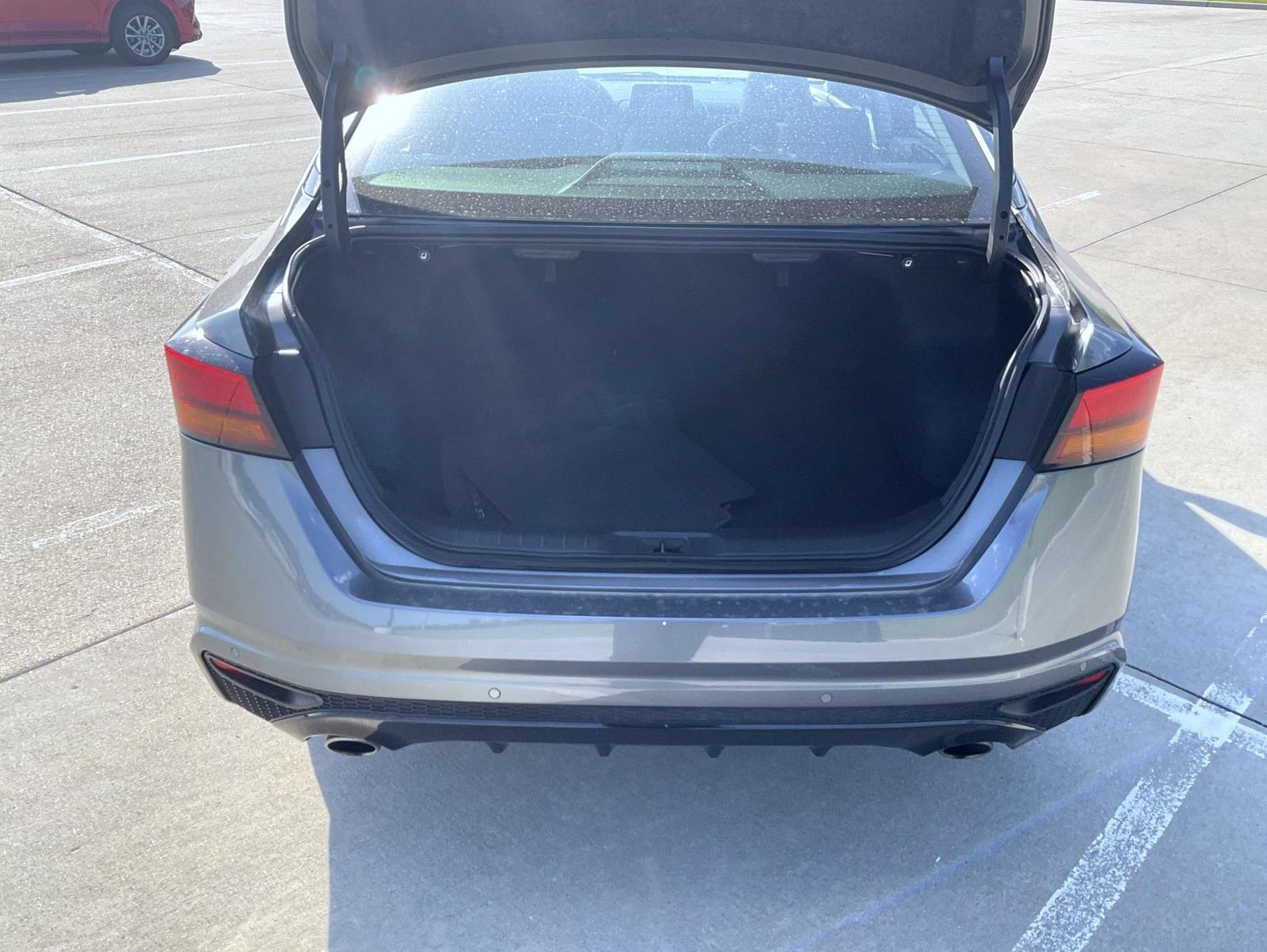 Used 2025 Nissan Altima 2.5 SR AWD/4WD image 9