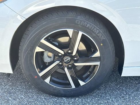 Used 2024 Nissan Sentra SV image 11