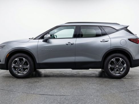 Used 2025 Chevrolet Blazer LT FWD image 5