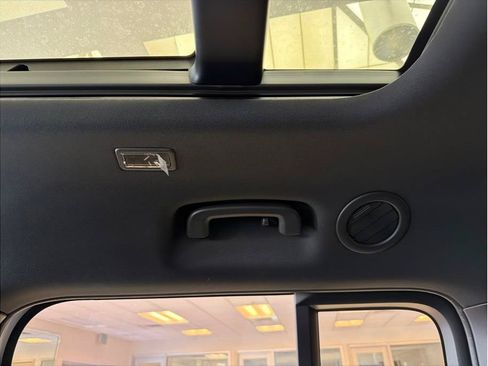 Used 2023 Land Rover Defender 130 SE AWD/4WD image 30