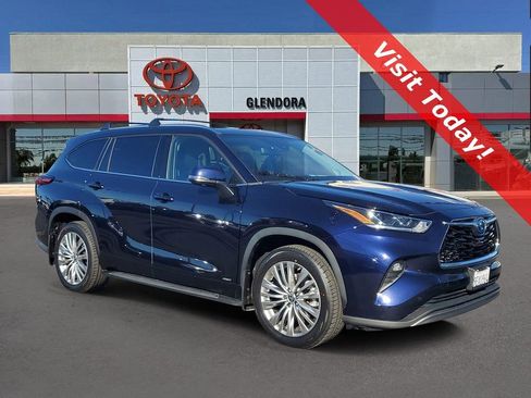 Used 2023 Toyota Highlander Platinum image 1