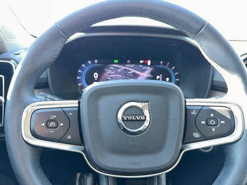 Used 2023 Volvo XC40 B5 Plus w/ Protection Package Premier image 17
