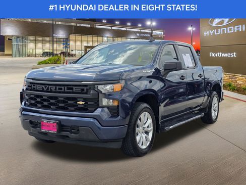 Used 2022 Chevrolet Silverado 1500 Custom RWD image 2