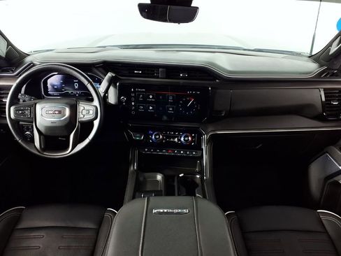 Used 2024 GMC Sierra 2500 AT4X AWD/4WD image 9