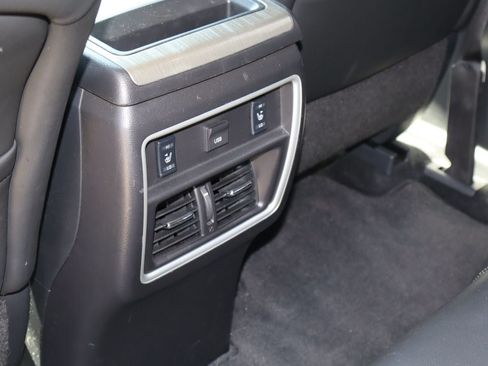 Used 2017 Nissan Murano Platinum w/ Platinum Technology Package FWD image 19
