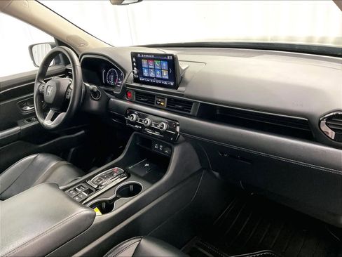 Used 2023 Honda Pilot Touring image 14