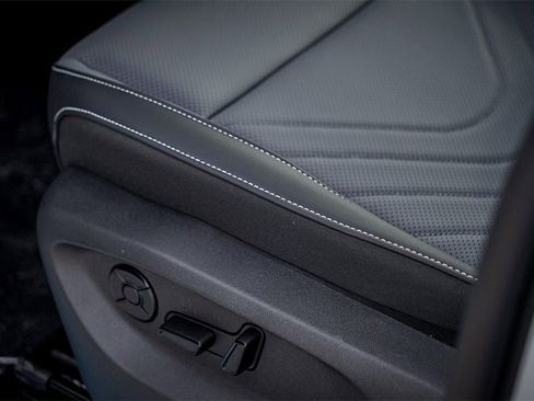 New 2026 Volkswagen Tiguan SE R-Line image 22