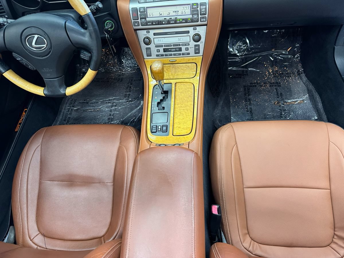 Used 2004 Lexus SC 430 Convertible w/ Preferred Accessory Pkg RWD image 24
