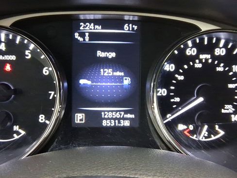 Used 2016 Nissan Rogue SL w/ SL Premium Package image 18