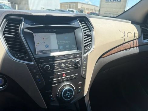 Used 2017 Hyundai Santa Fe Limited FWD image 12