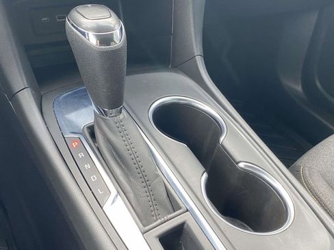 Used 2021 Chevrolet Equinox LT image 29