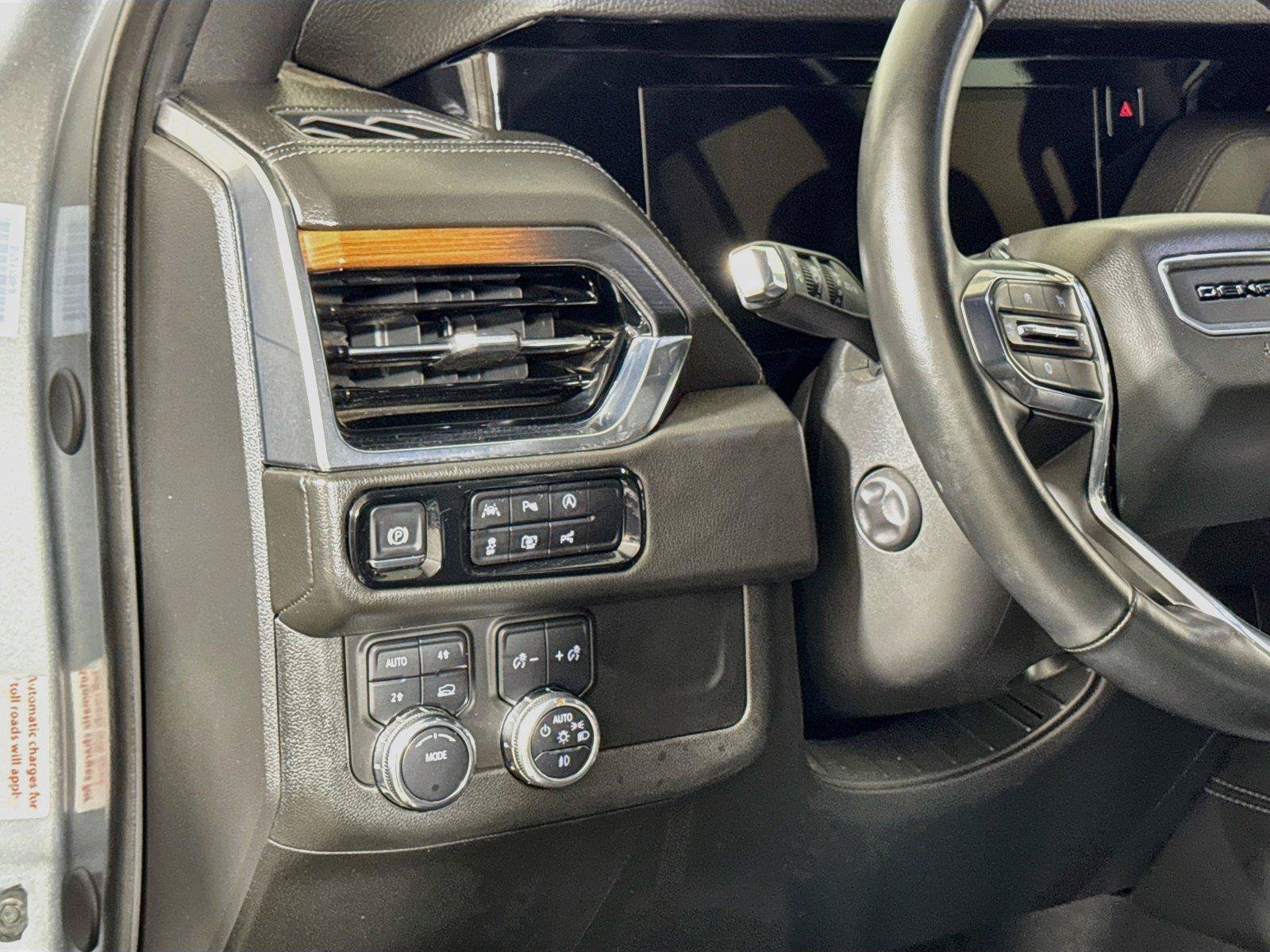Certified 2025 GMC Yukon XL Denali AWD/4WD image 8