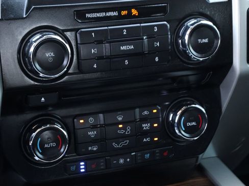 Used 2017 Ford F150 Lariat AWD/4WD image 30